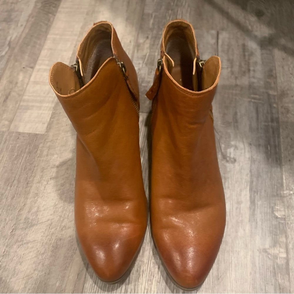 Frye heeled Booties size 8 m leather upper wooden heel